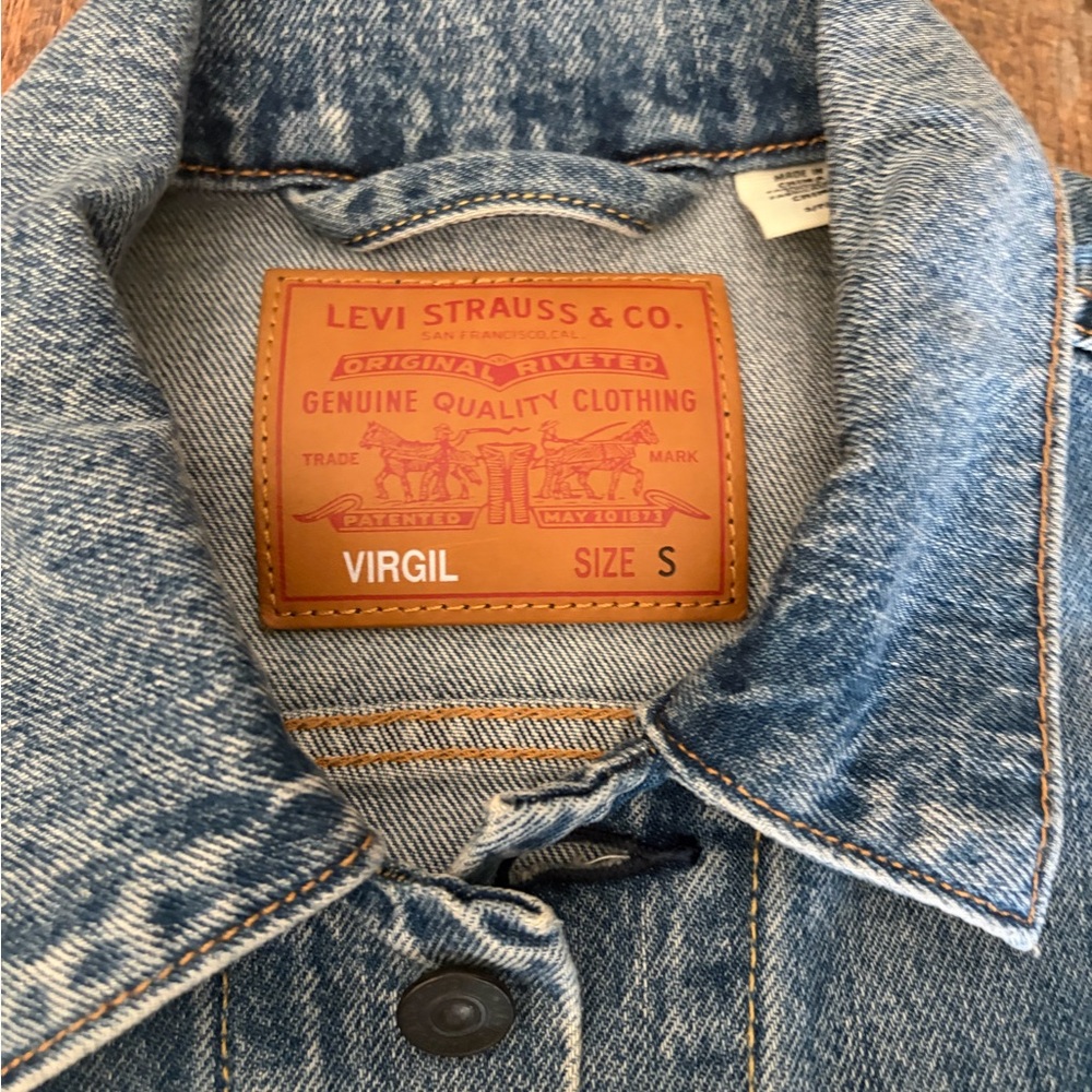 Levi's Light Blue Denim Jacket - Picture 3 of 5